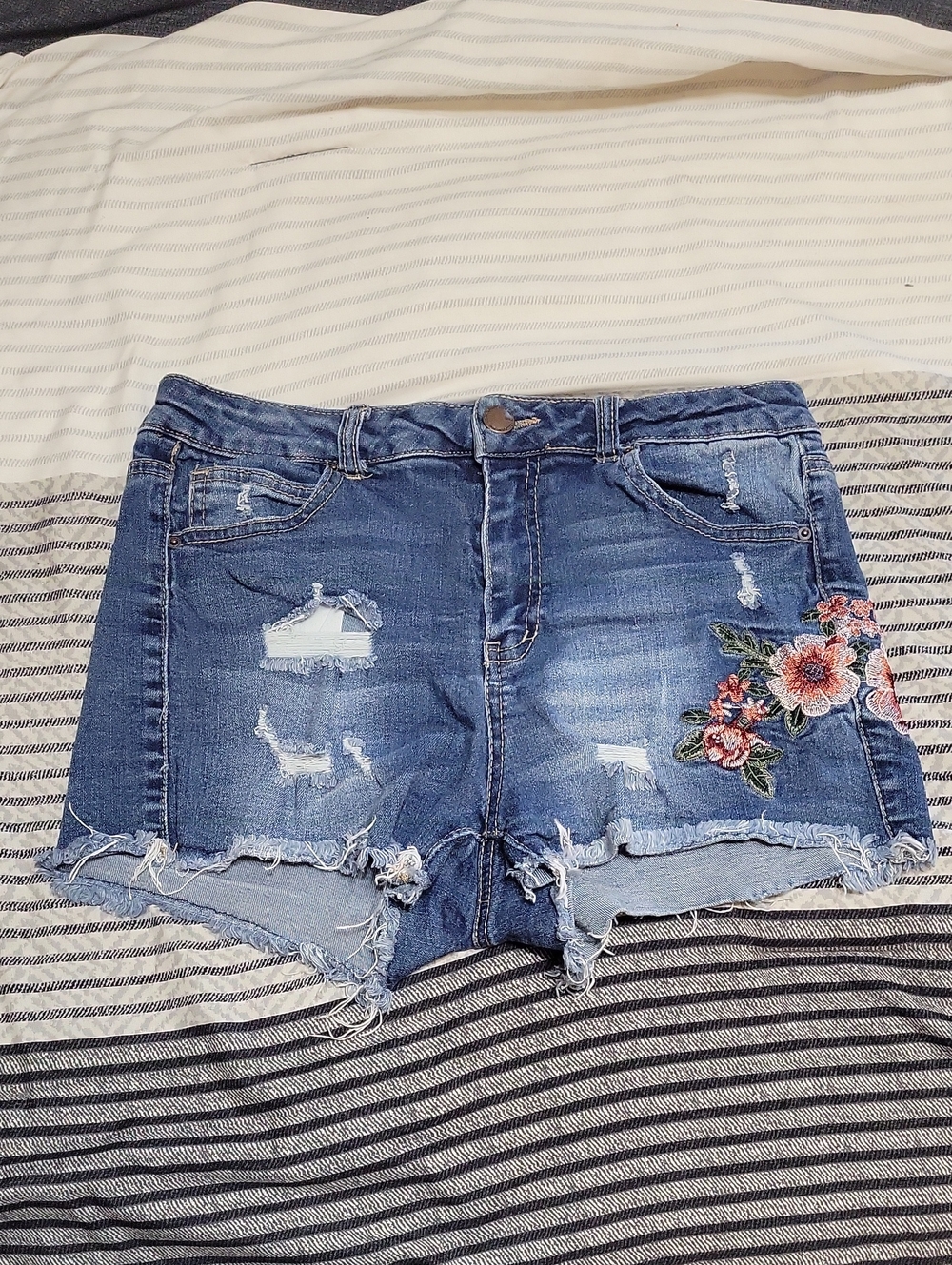 Wax Jeans Distressed Shorts